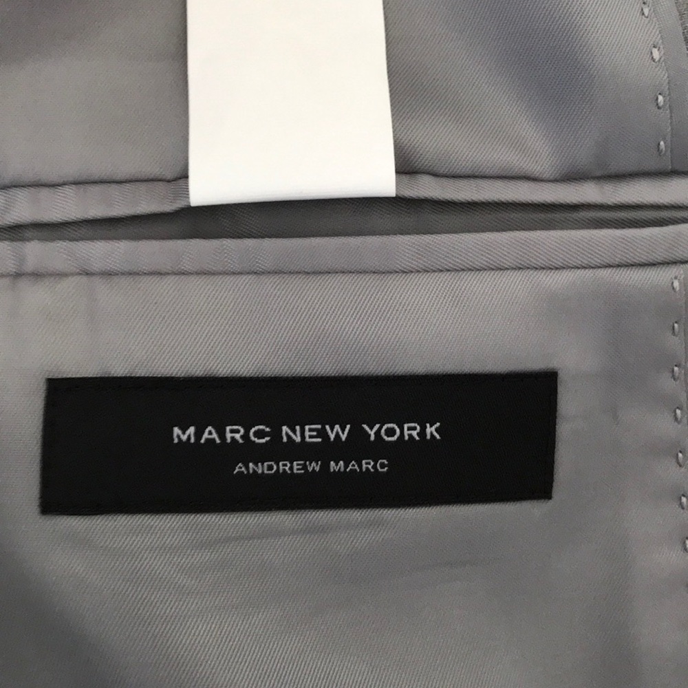 Suit - Picture 2 of 8